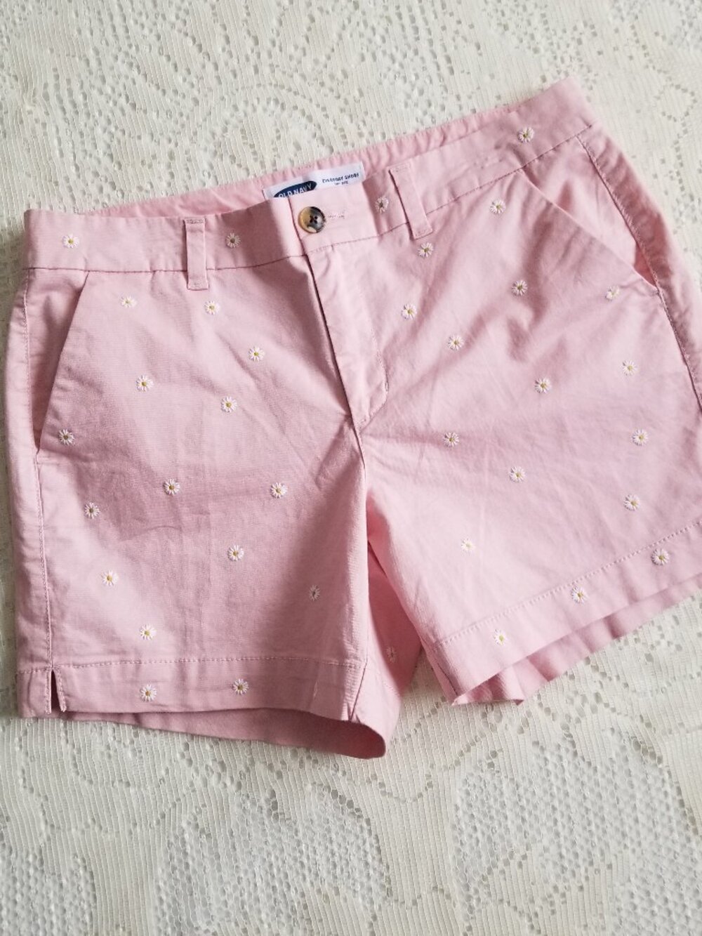 Old Navy Everyday Chino Shorts Pink Embroidered Daisies 10